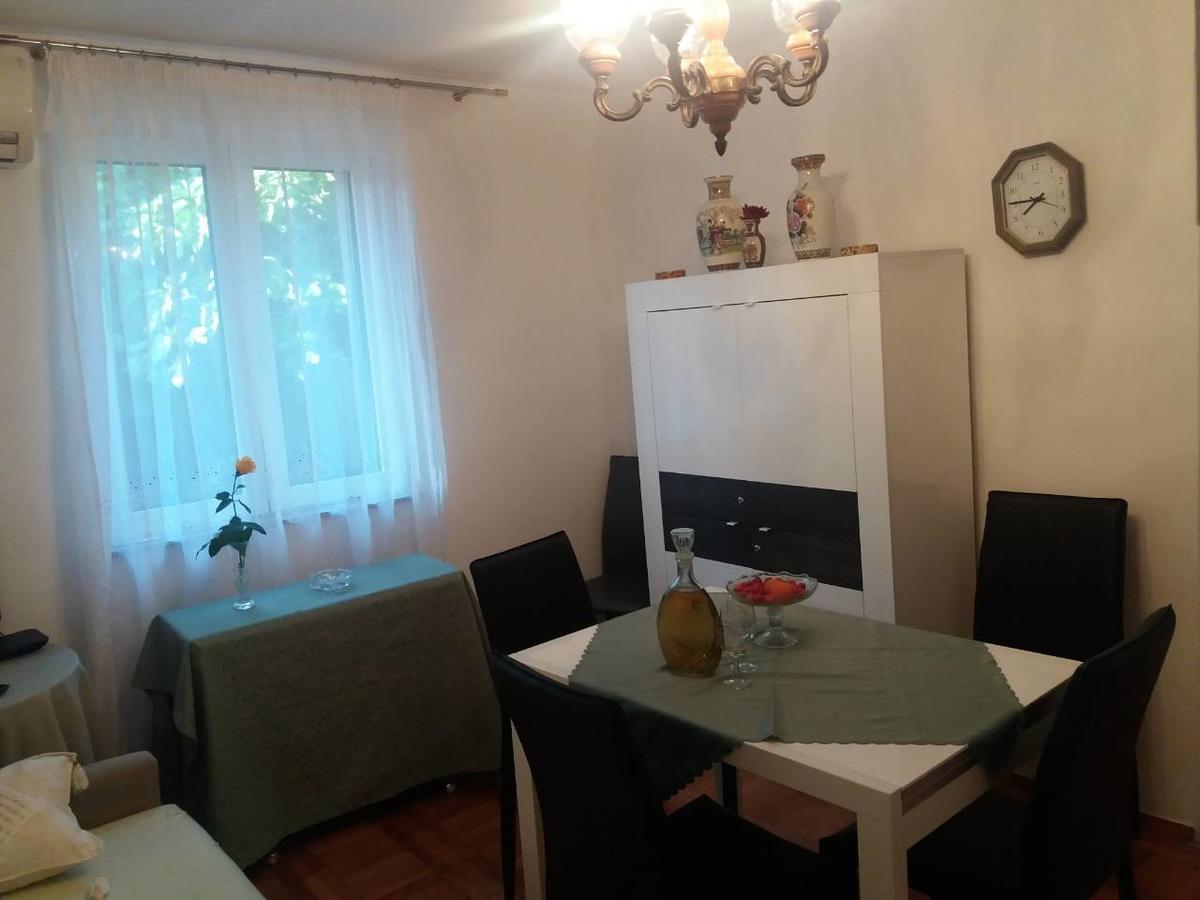 Apartments Palm House Ровинь Экстерьер фото