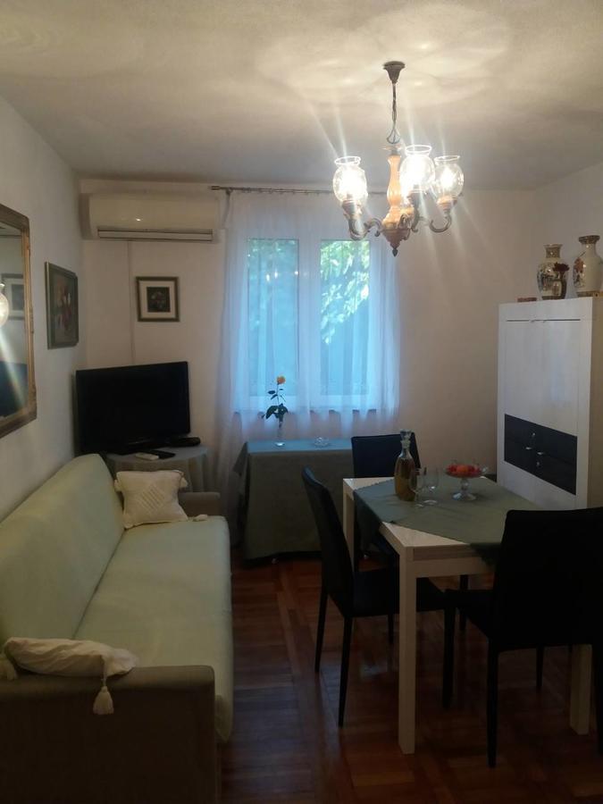Apartments Palm House Ровинь Экстерьер фото