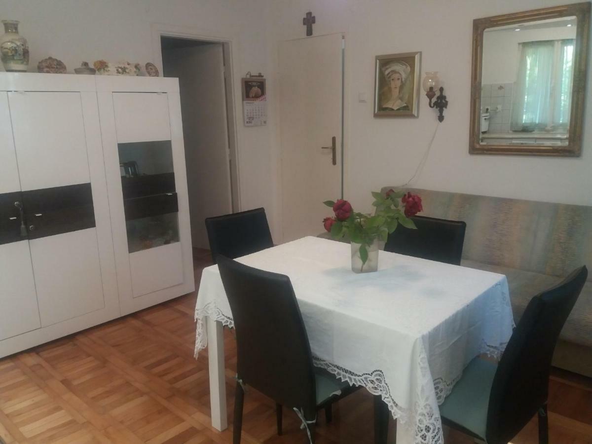Apartments Palm House Ровинь Экстерьер фото