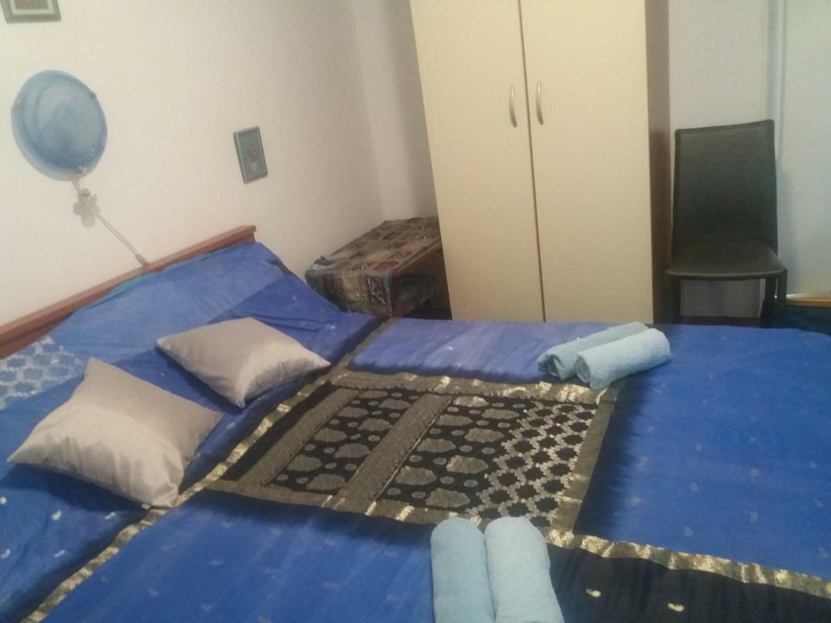 Apartments Palm House Ровинь Экстерьер фото