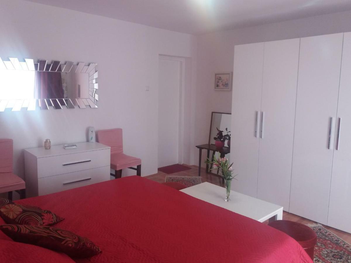 Apartments Palm House Ровинь Экстерьер фото